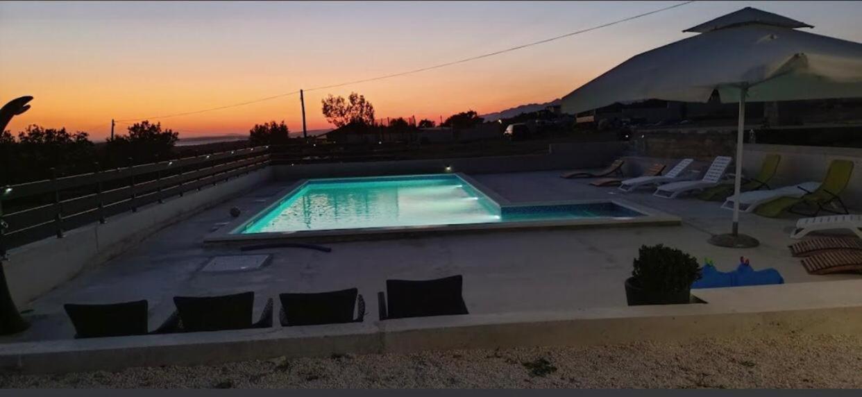 Apartmani Niko 1 Radovin 外观 照片