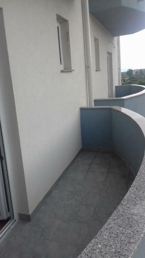 Apartmani Niko 1 Radovin 外观 照片