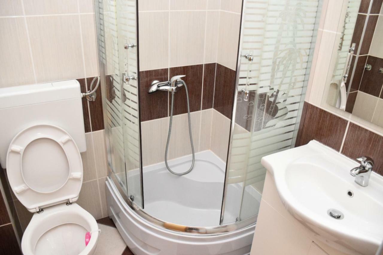 Apartmani Niko 1 Radovin 外观 照片